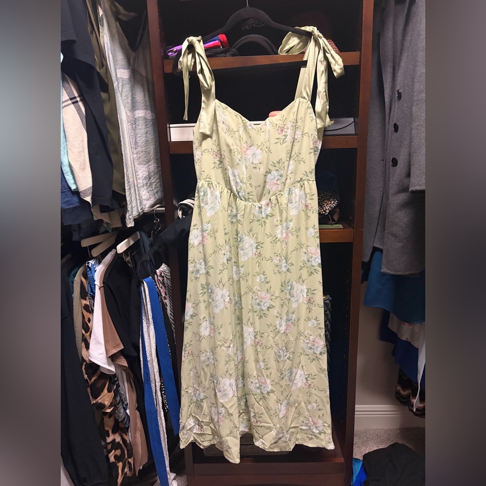 Floral Tie-Shoulder Dress brand Mine Size Large